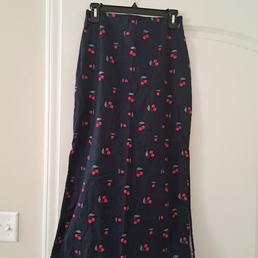 GAP Size Small Navy Midi Skirt with Cherry Print Linen Cotton Blend